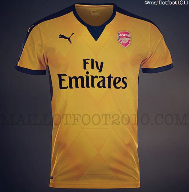 ob_0ac426_maillot-exterieur-or-2016-arsenal.jpg