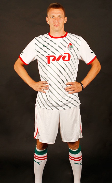 Lokomotiv-Moscow-Away-Kit-12-13.jpg