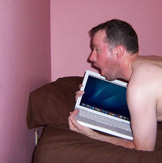I_love_my_new_MacBook__by_VernonX9000.jpg